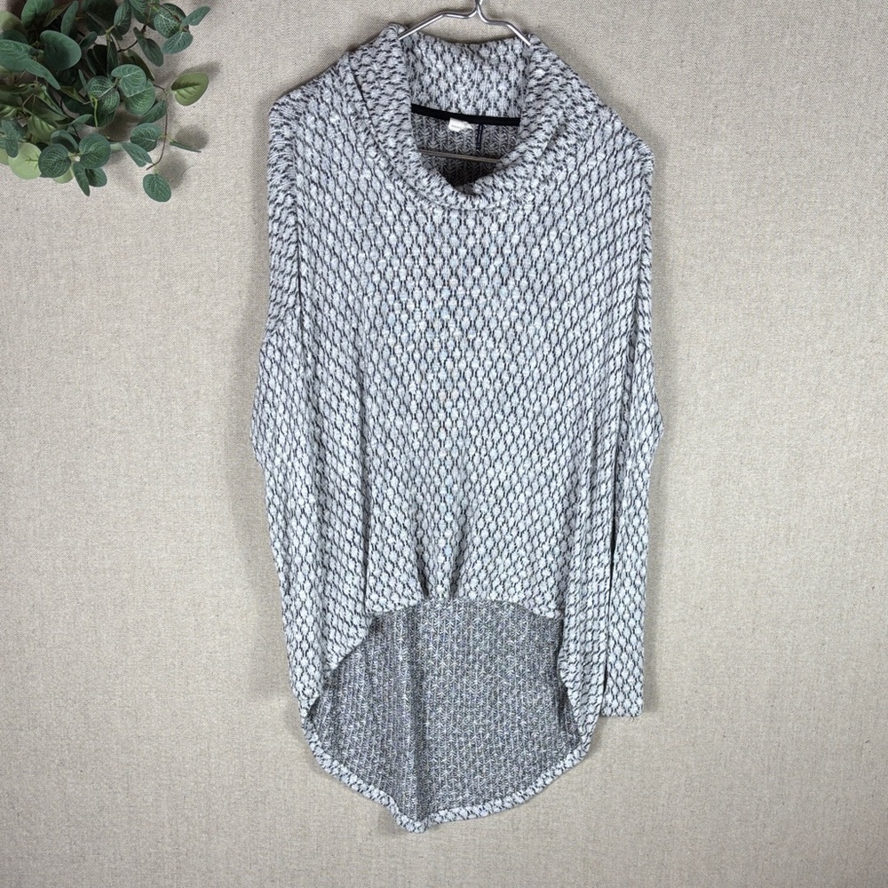 Akemi + Kin > Light Gray Textured Cowl Neck High-Low Sweater Small